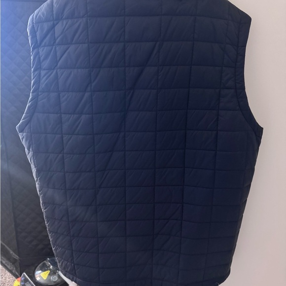 Simply Styled Puffer Vest - Picture 3 of 3
